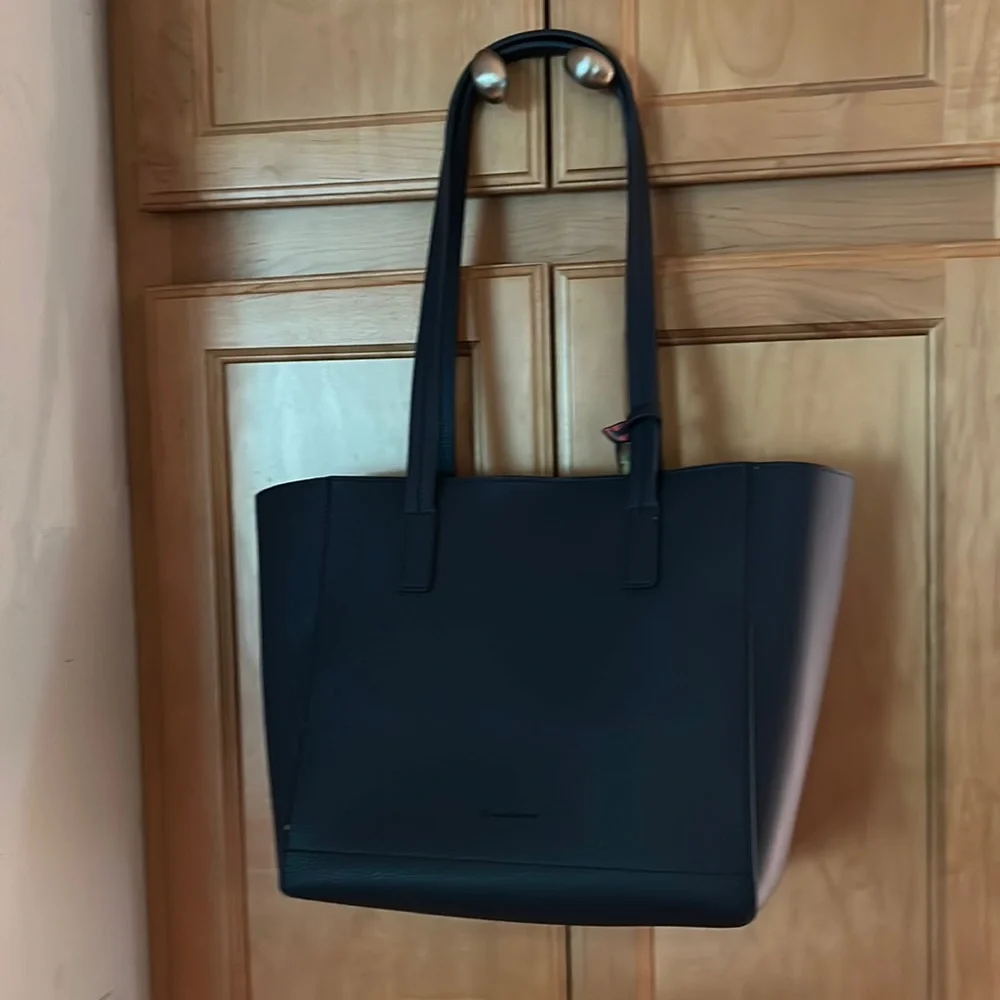 NWOT Tommy Bahama bag - Picture 2 of 15